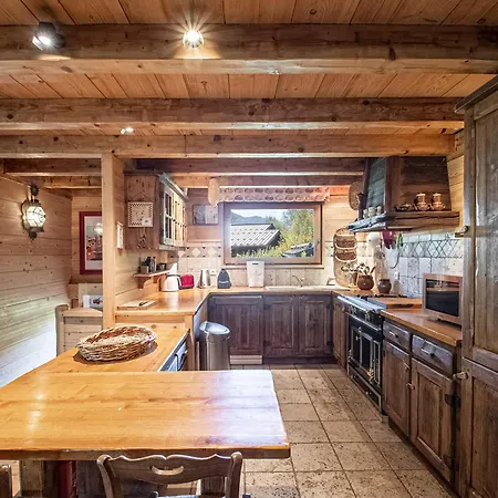 Σαλέ Authentique Pres De Avec Jardin Et Parking - Fr-1-343-182 *