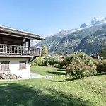 Typique A Avec Parking Et Wifi, Proche Centre Et Pistes - Fr-1-343-182 Chalet *