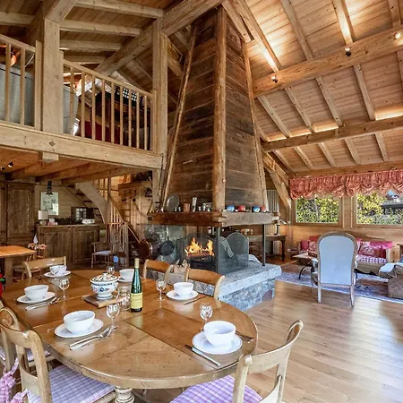 Chalet Typique A Avec Parking Et Wifi, Proche Centre Et Pistes - Fr-1-343-182